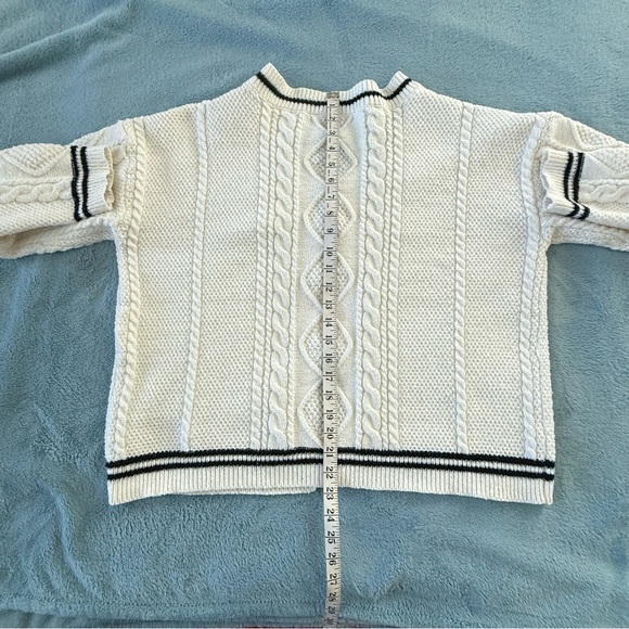Taylor Swift Cream Cable Knit Stars Folklore Cardigan Size L/XL - Picture 9 of 12